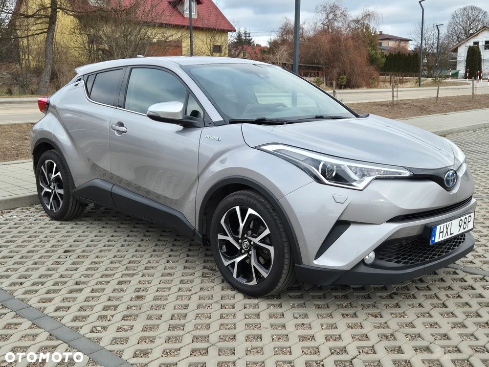 Toyota C-HR ver-1-8-hybrid-executive