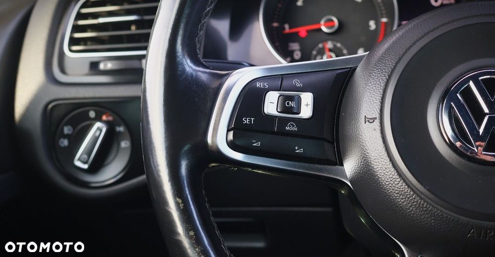 Volkswagen Golf - 23