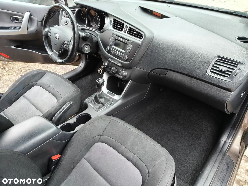 Kia Ceed - 28