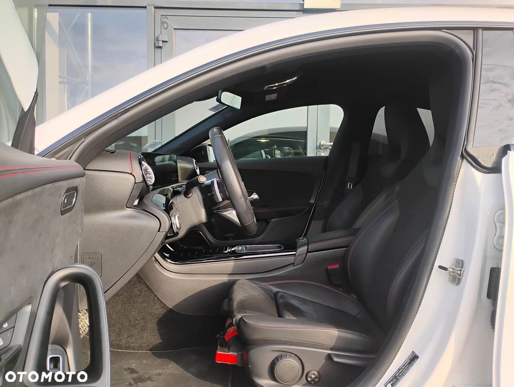 Mercedes-Benz CLA 180 mHEV AMG Line 7G-DCT - 11