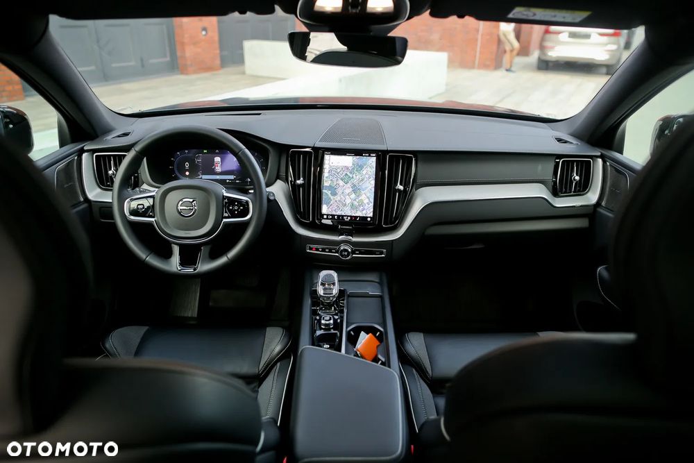Volvo XC 60 B4 D AWD Ultimate Dark - 20