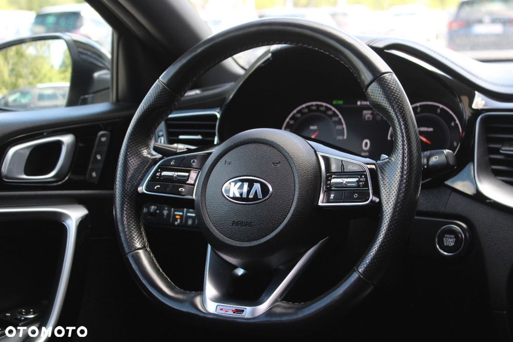 Kia ProCeed - 32