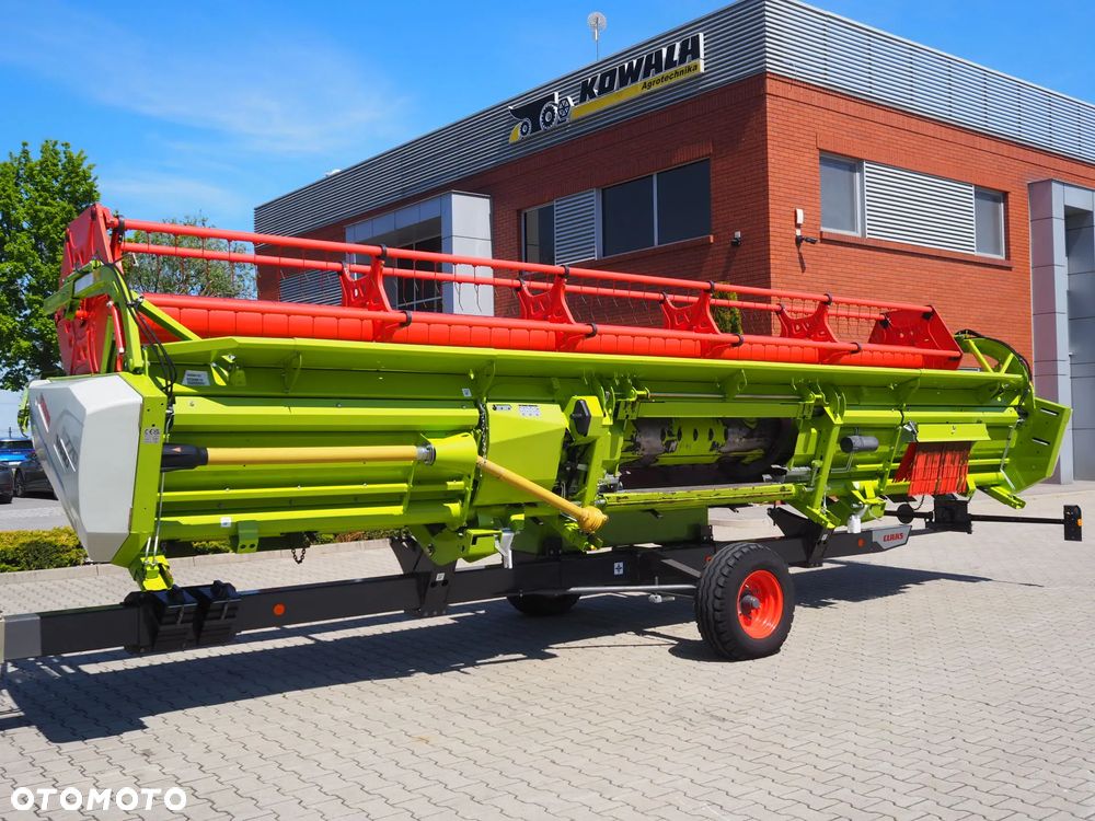 Claas Trion 650 + V770 - 11