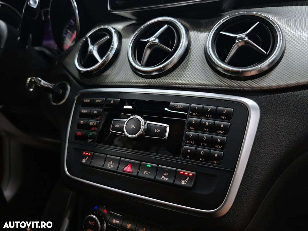 Mercedes-Benz CLA 200 7G-DCT Urban - 12