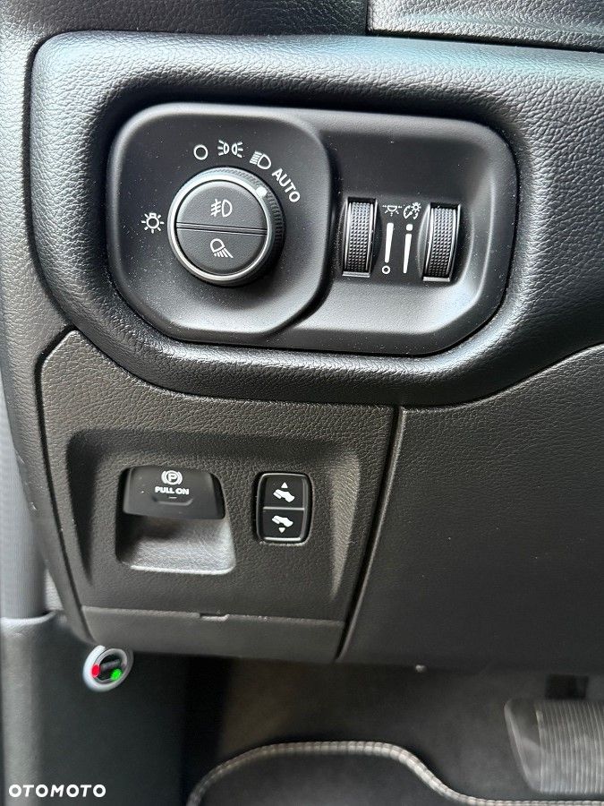 RAM 1500 Crew Cab Sport - 15