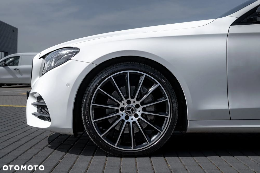 Mercedes-Benz Klasa E 220 d 4-Matic 9G-TRONIC - 8