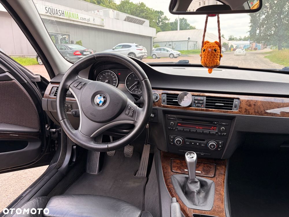 BMW Seria 3 320i - 8