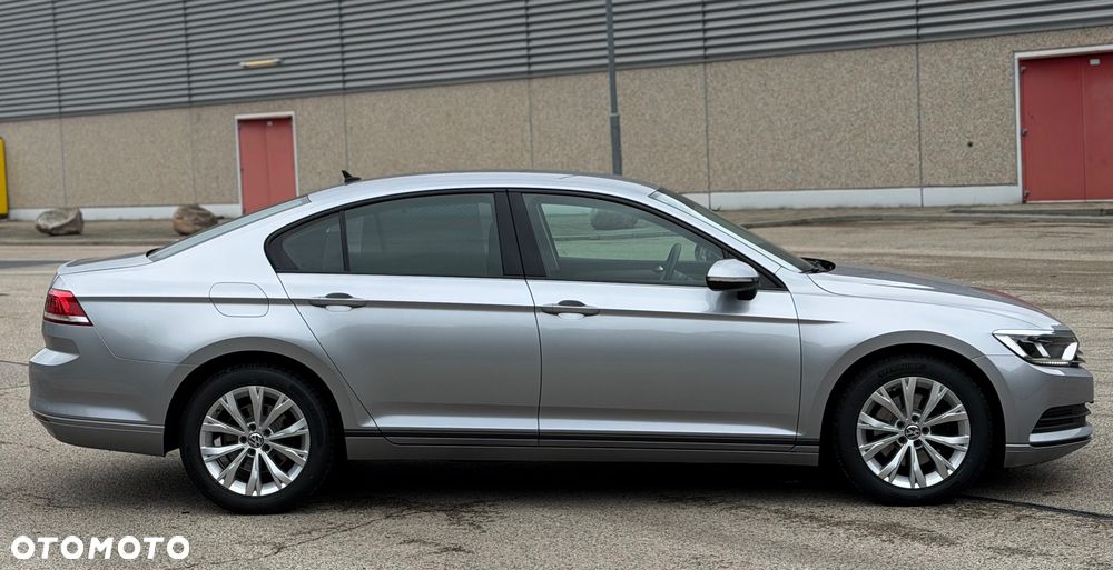 Volkswagen Passat 1.6 TDI BMT Comfortline - 12