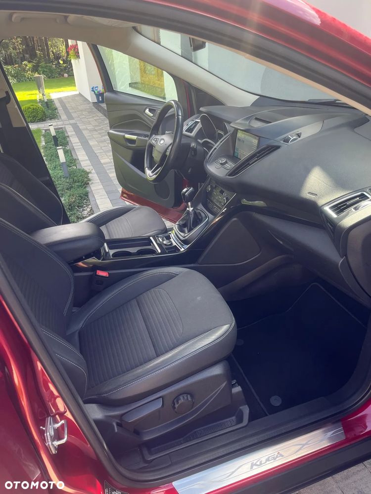 Ford Kuga - 12