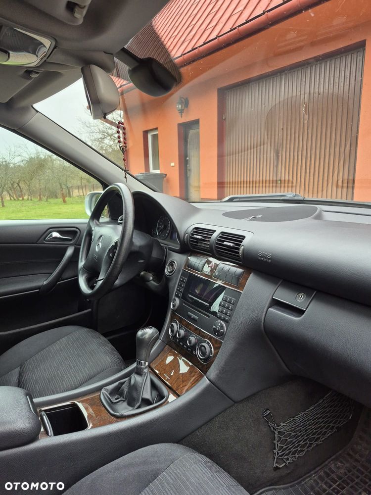 Mercedes-Benz Klasa C 180 Kompressor Classic - 11