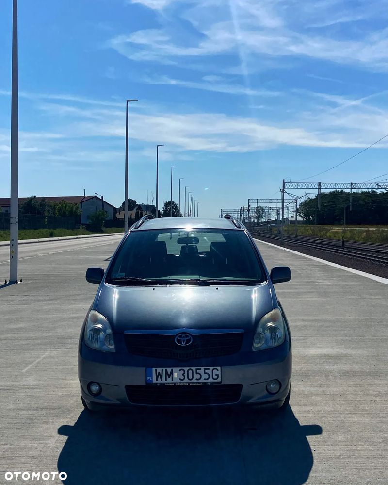Toyota Corolla Verso - 3