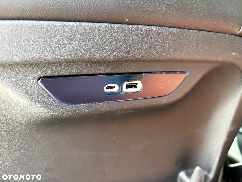 Chrysler Pacifica - 30