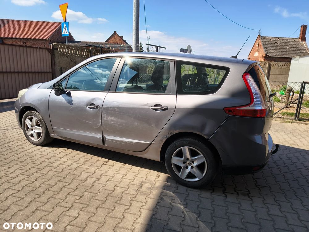 Renault Grand Scenic - 11