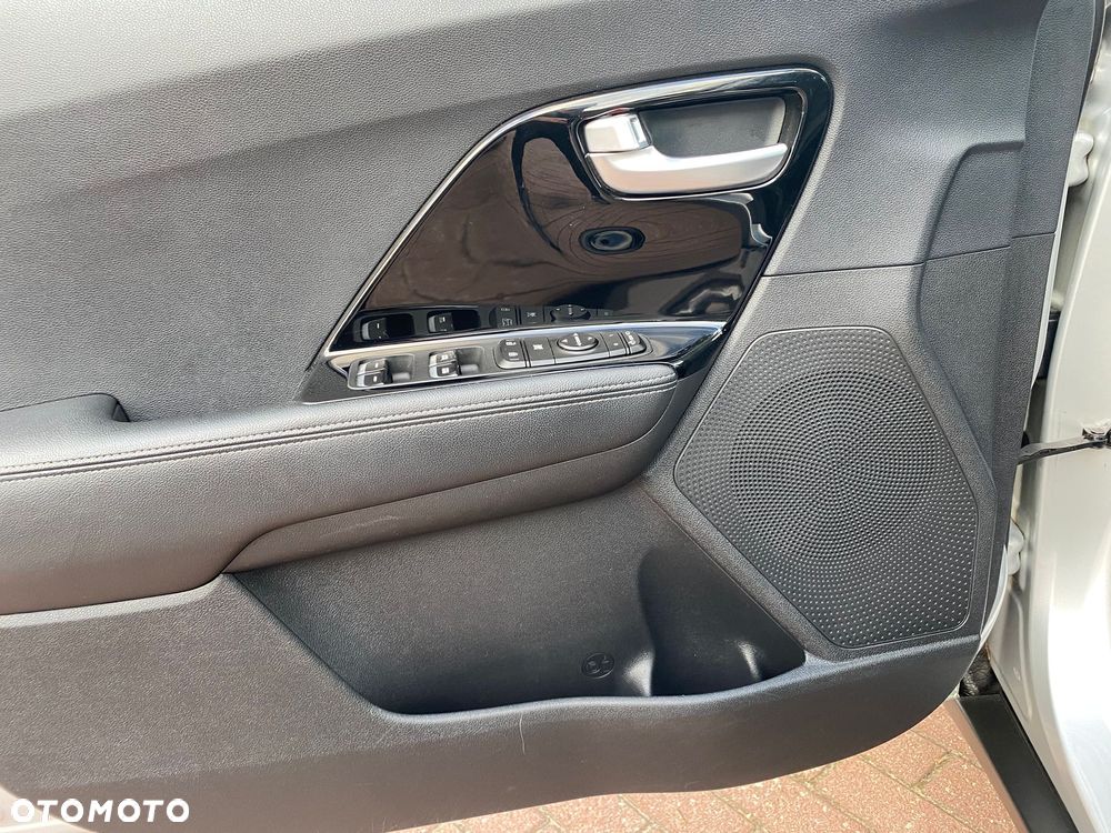 Kia Niro 1.6 GDI 2WD Edition 7 - 11
