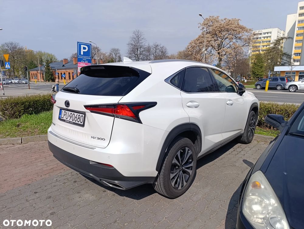 Lexus NX 300 F Impression AWD - 4