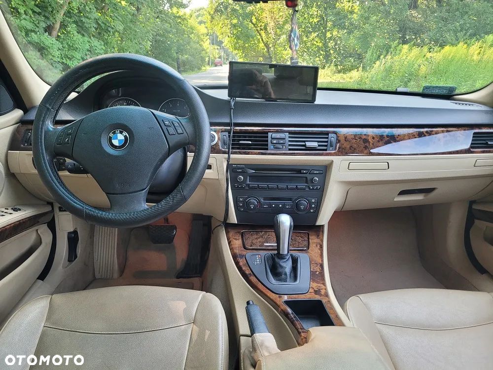 BMW Seria 3 325i - 9