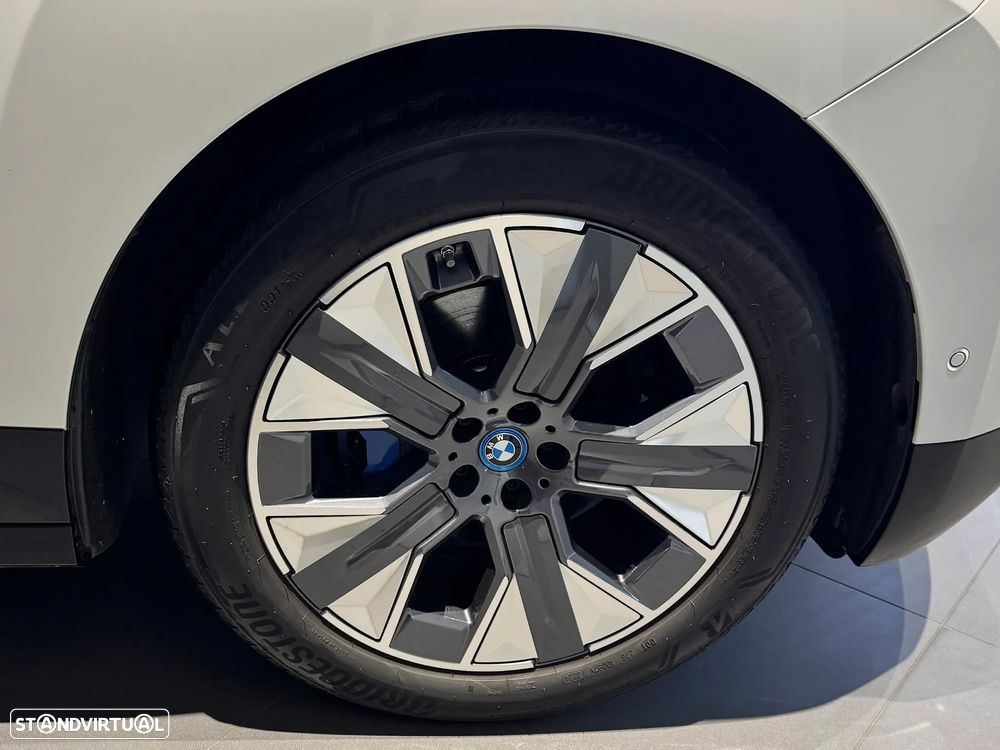 BMW iX xDrive40 - 22