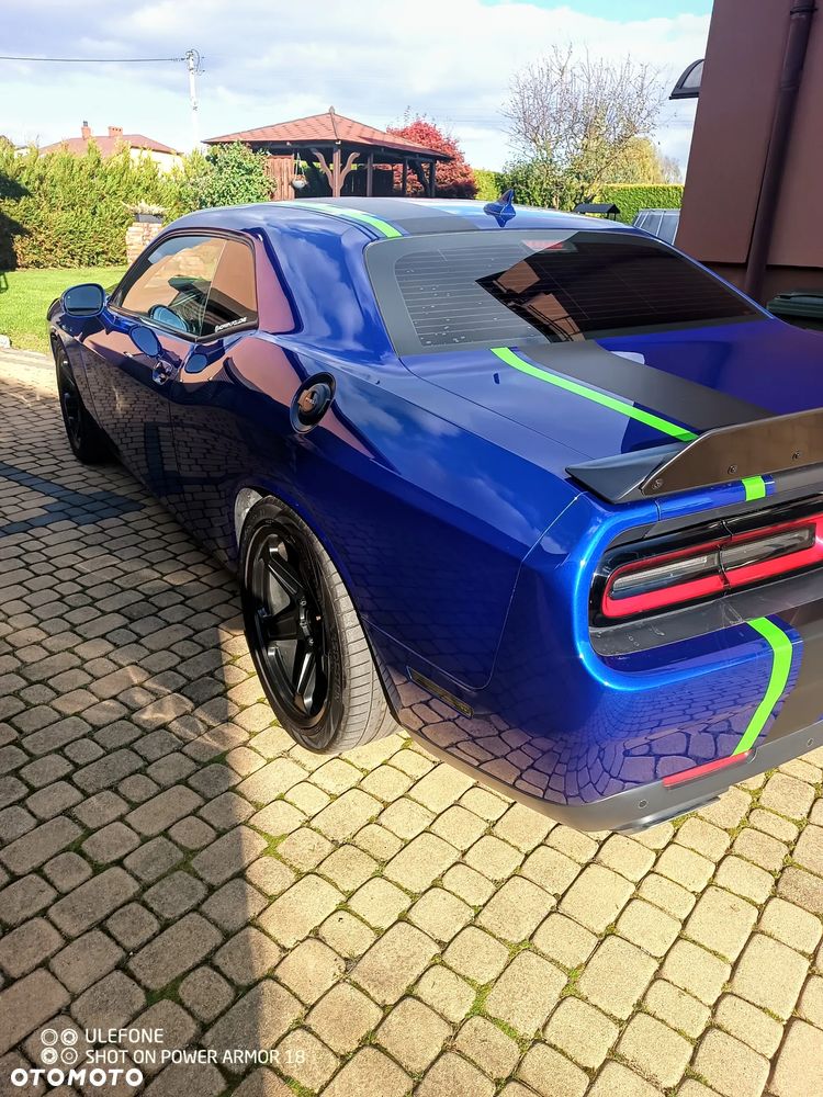 Dodge Challenger - 4