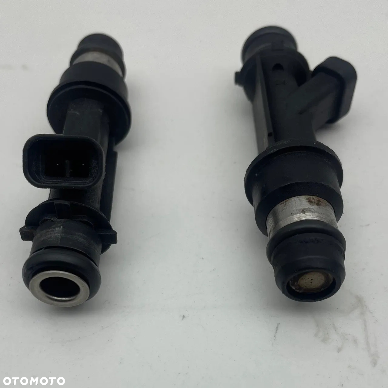 ORYGINALNY WTRYSKIWACZ 1.4i - 1.6 i 16V ASTRA G, H, VECTRA B, C, MERIVA A, ZAFIRA B - 8