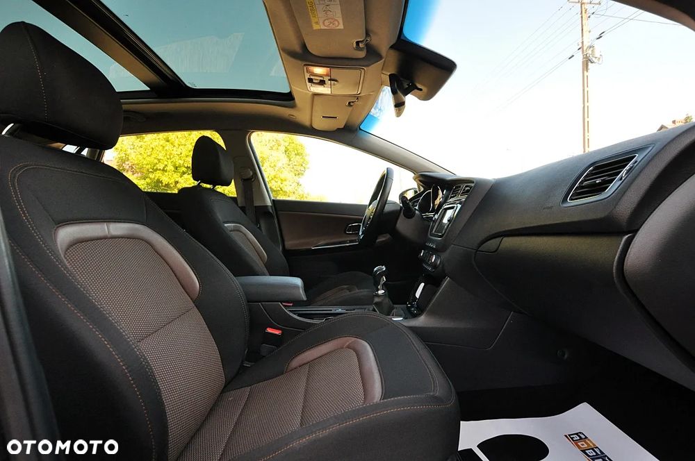 Kia Ceed 1.6 CRDi 128 Platinum Edition - 20
