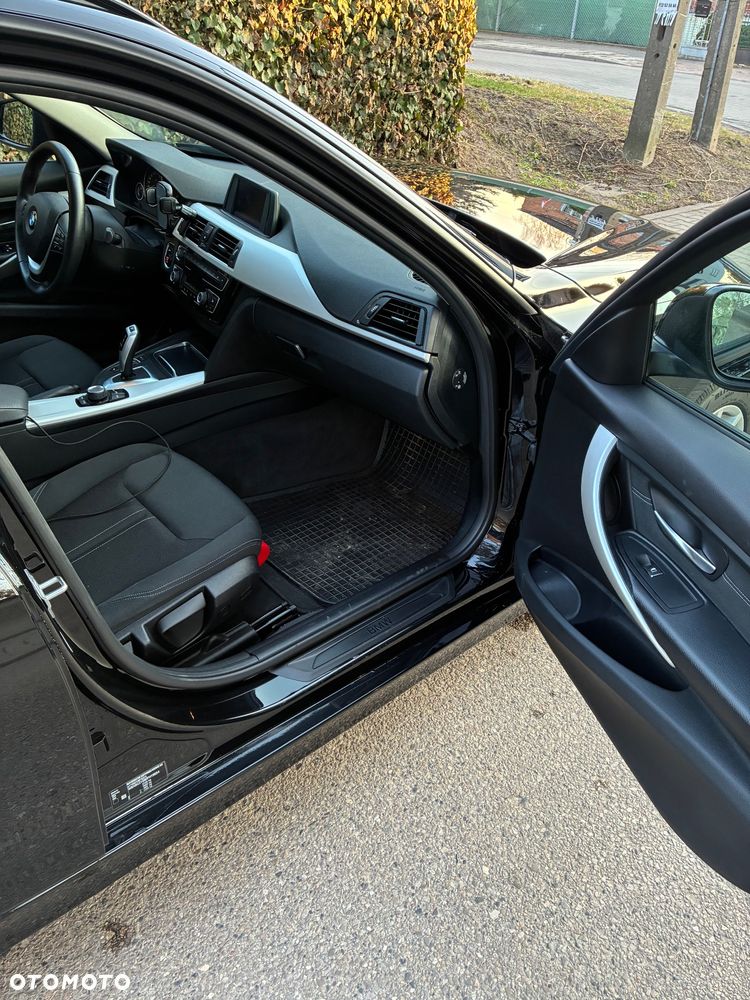 BMW Seria 3 320i Advantage - 37