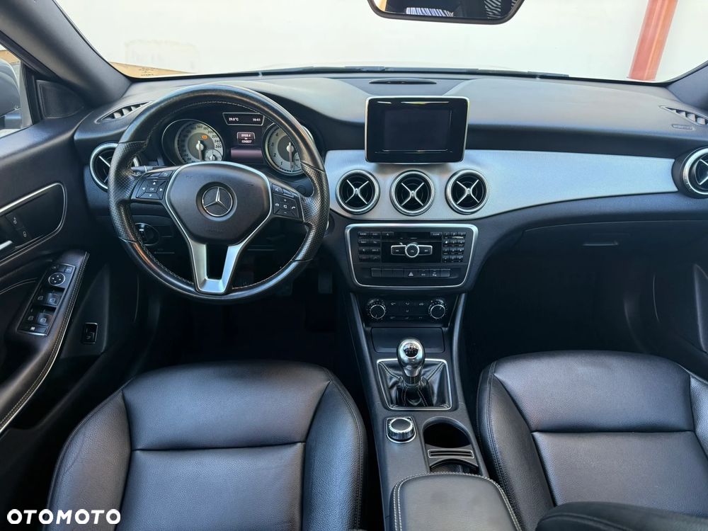 Mercedes-Benz CLA 180 BlueEffICIENCY Edition - 31