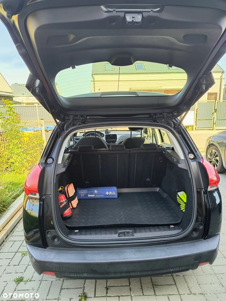Peugeot 2008 1.6 e-HDi Allure S&S - 19