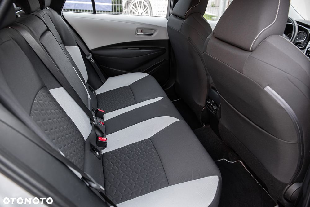 Toyota Corolla 2.0 Hybrid Trek - 30