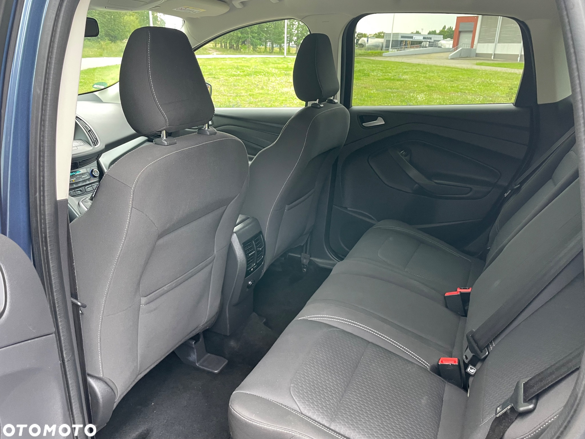 Ford Kuga 1.5 EcoBoost 2x4 Titanium - 24