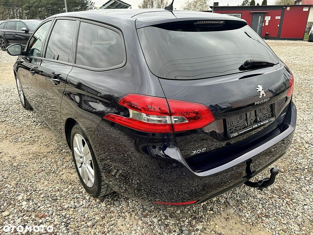 Peugeot 308 - 8