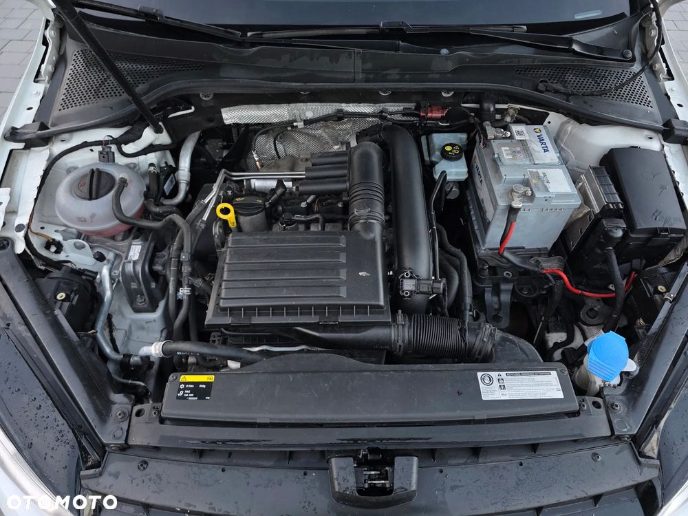Volkswagen Golf - 32