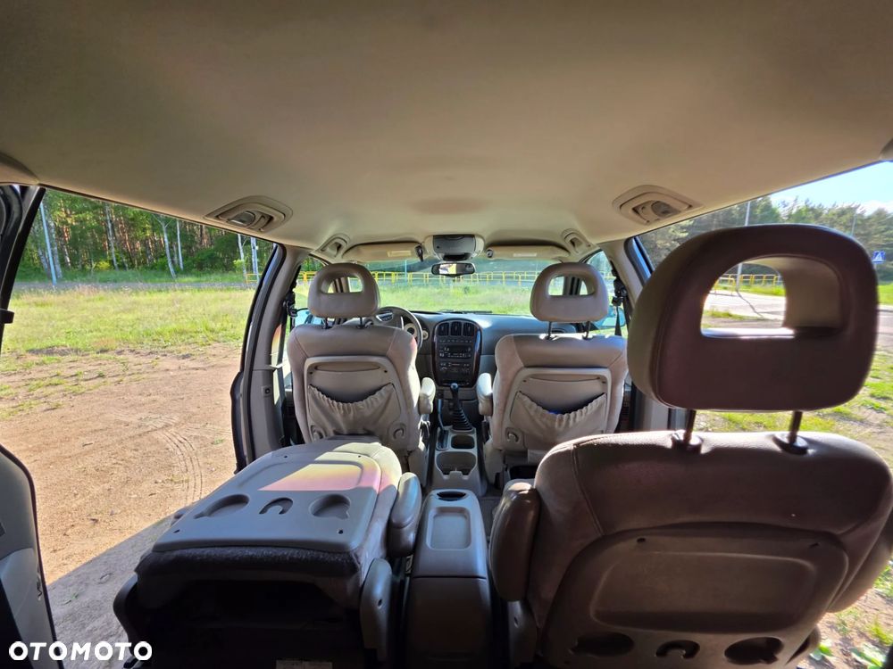 Chrysler Grand Voyager 2.5L CRD LX - 12
