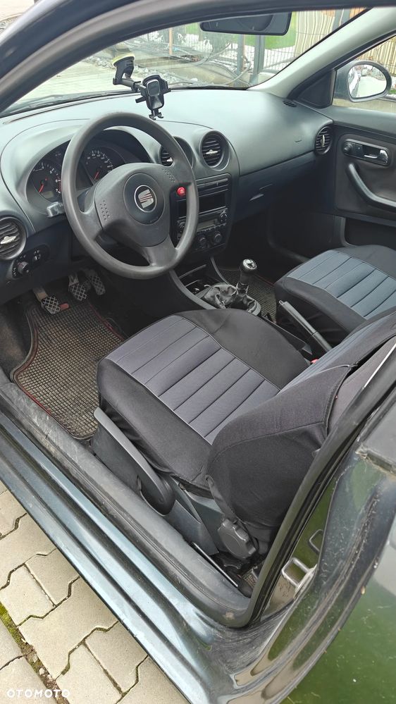 Seat Ibiza 1.4 16V Reference - 17