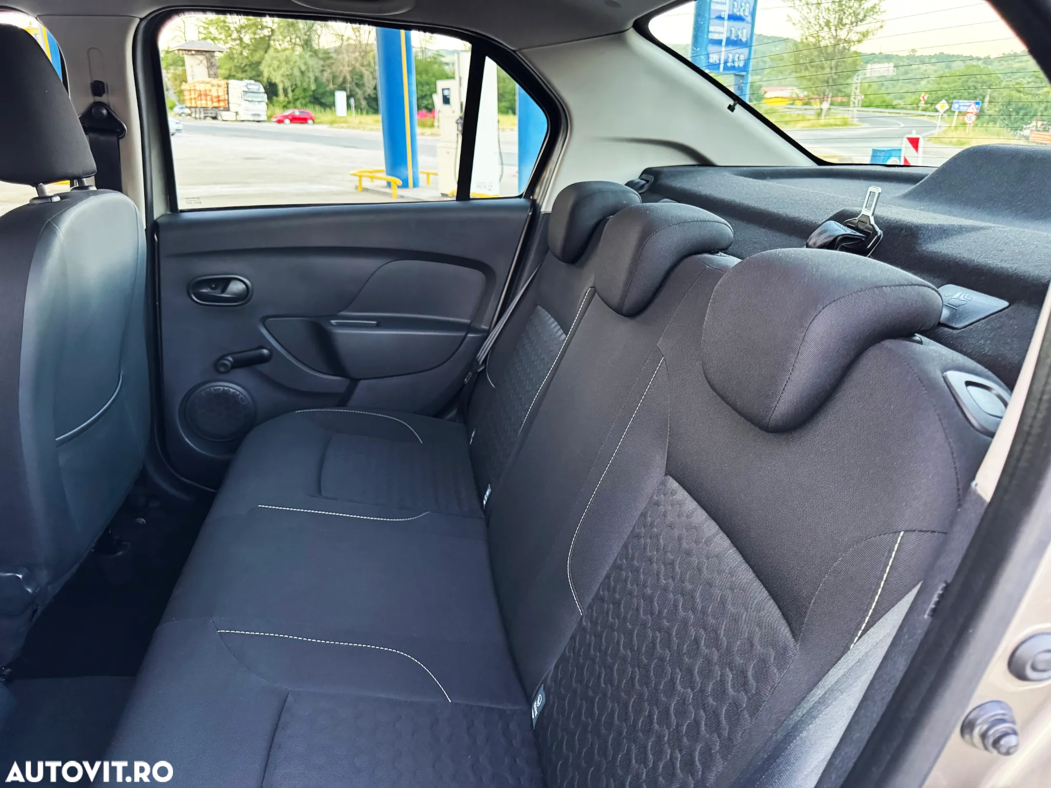 Dacia Logan 0.9 TCe Laureate - 10