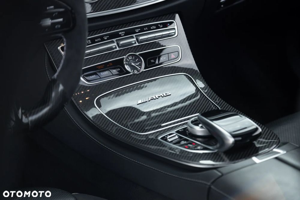 Mercedes-Benz Klasa E AMG 63 S 4-Matic+ - 29