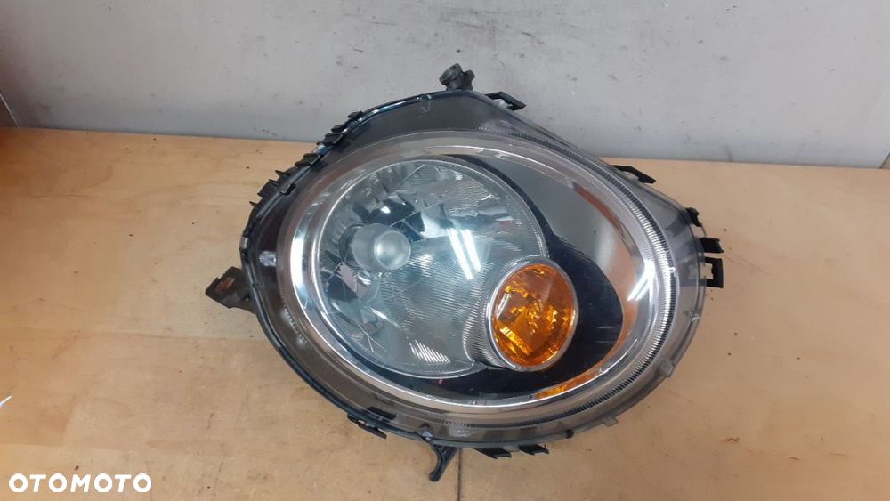 MINI COOPER R56  Lampa przód przednia prawa - 1