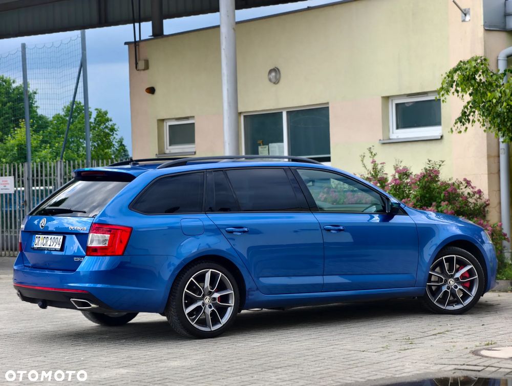 Skoda Octavia 2.0 TDI DSG RS - 32