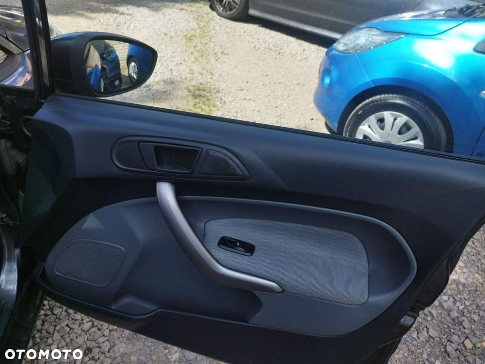 Ford Fiesta - 15