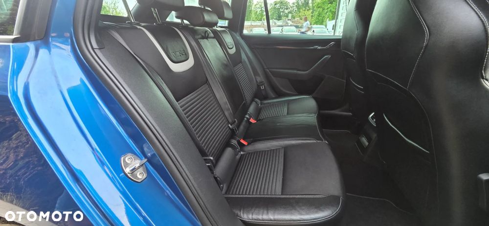 Skoda Octavia 2.0 TDI DSG RS - 35