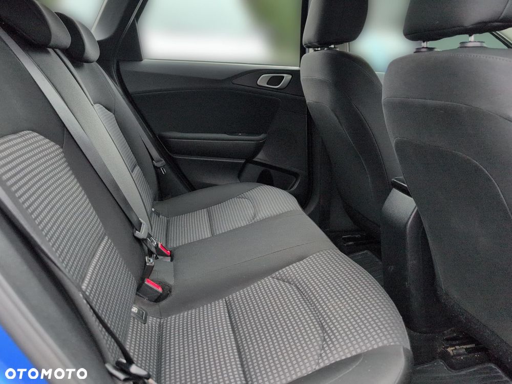 Kia Ceed 1.6 CRDi SCR M - 10