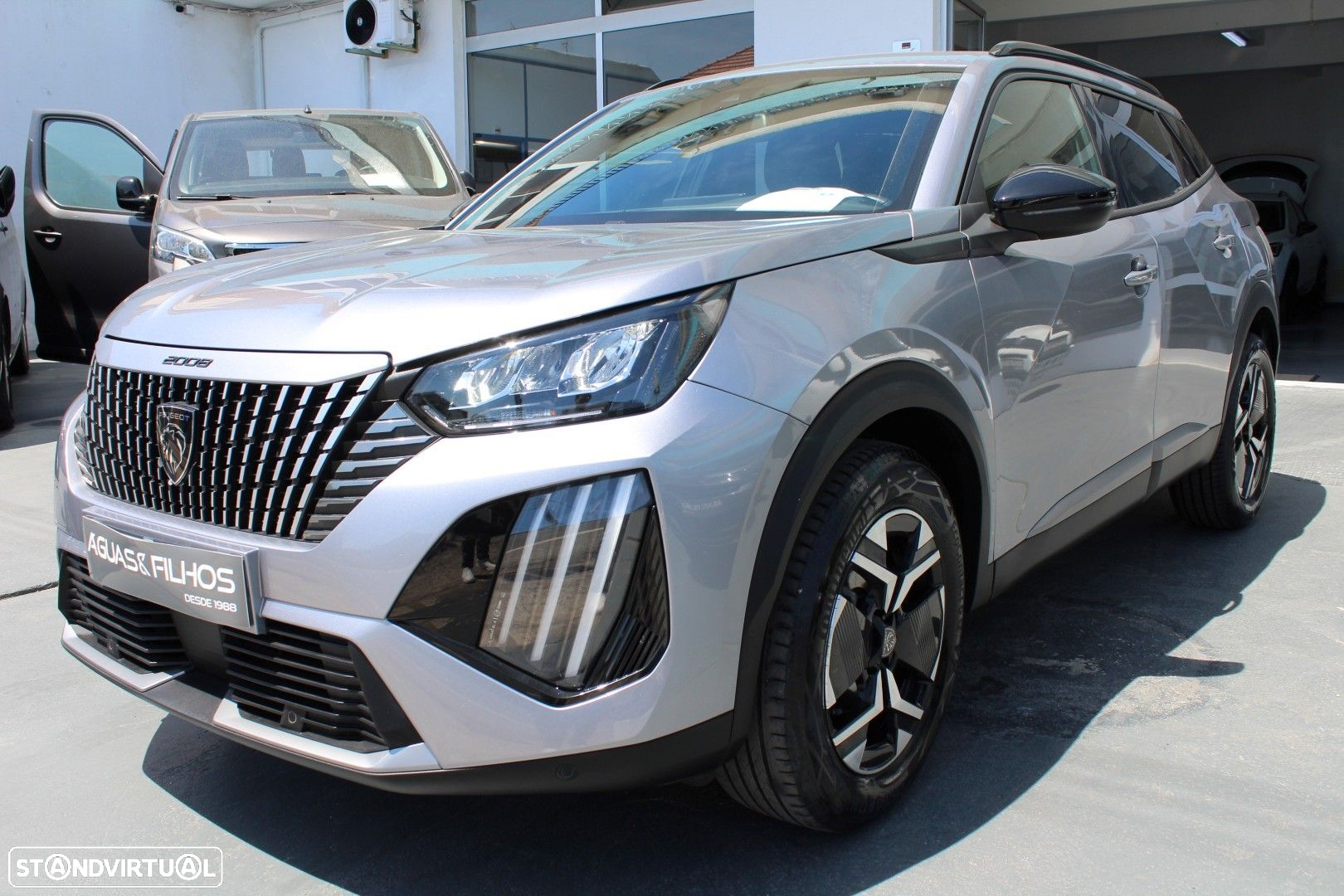 Peugeot 2008 1.2 PureTech Allure Pack EAT8 - 4