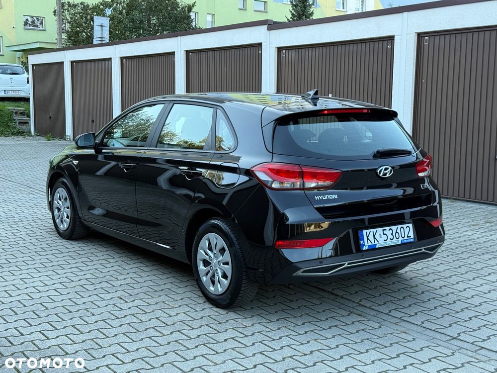 Hyundai i30 1.5 DPI Classic + - 24