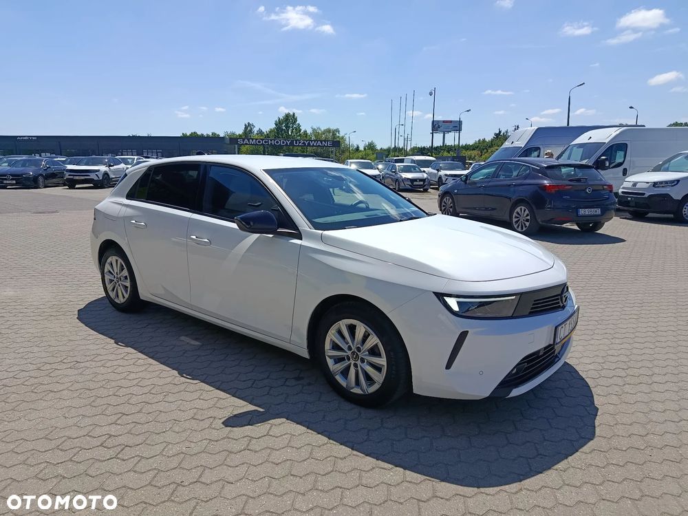 Opel Astra 1.2 T Business Edition S&S - 4