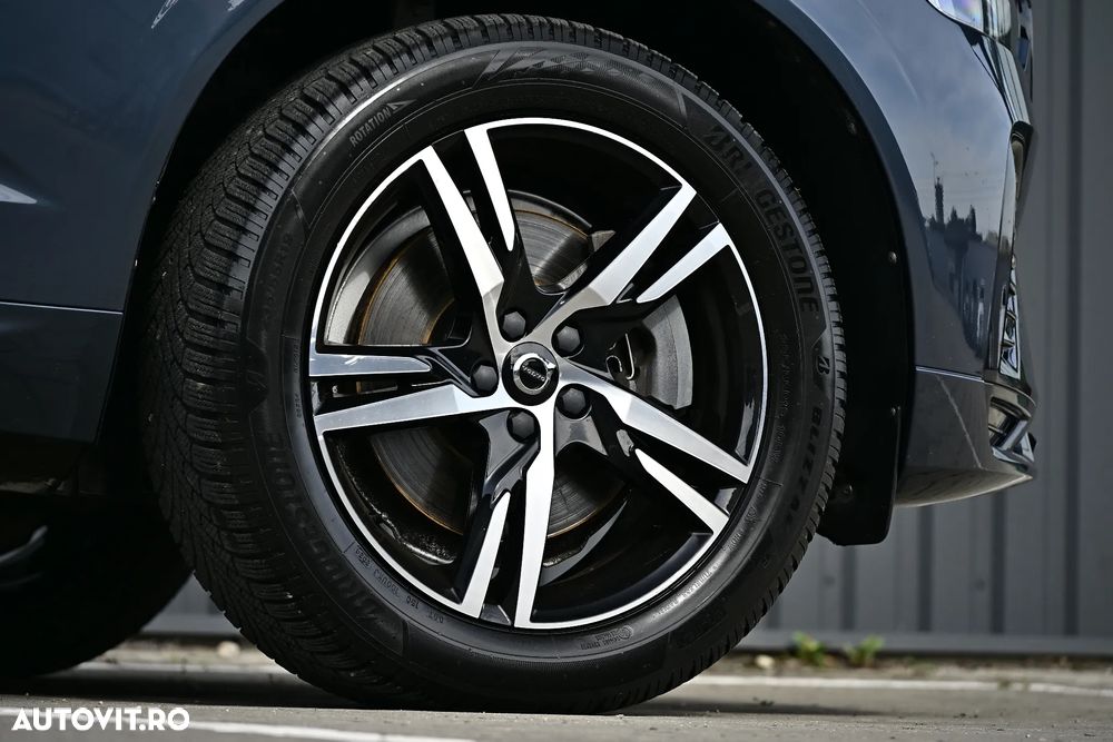 Volvo XC 60 B4 MHEV AT8 AWD R-Design - 41