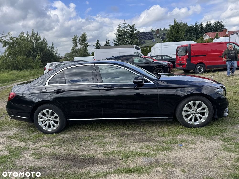 Mercedes-Benz Klasa E 220 d 4-Matic Business Edition 9G-TRONIC - 4