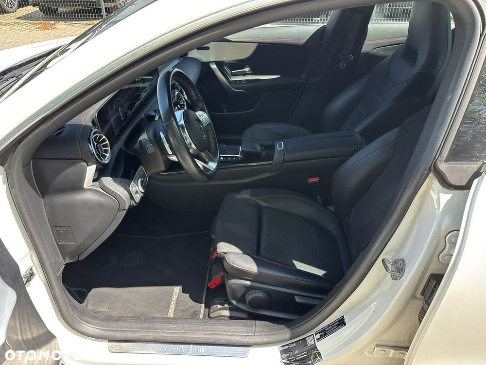 Mercedes-Benz CLA 200 7G-DCT AMG Line - 10