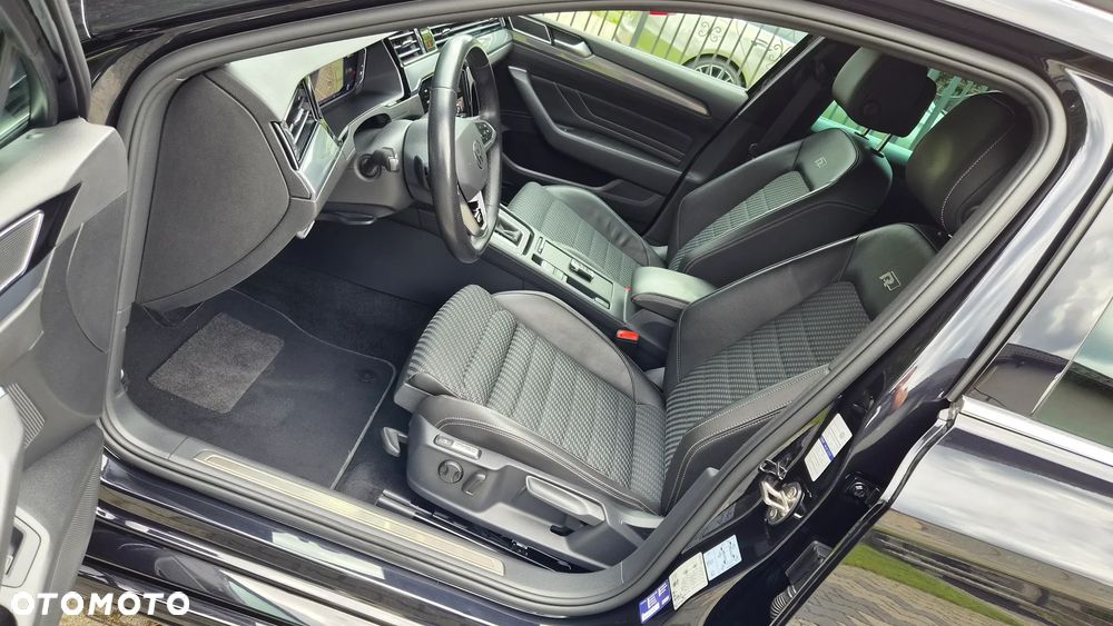 Volkswagen Passat - 21