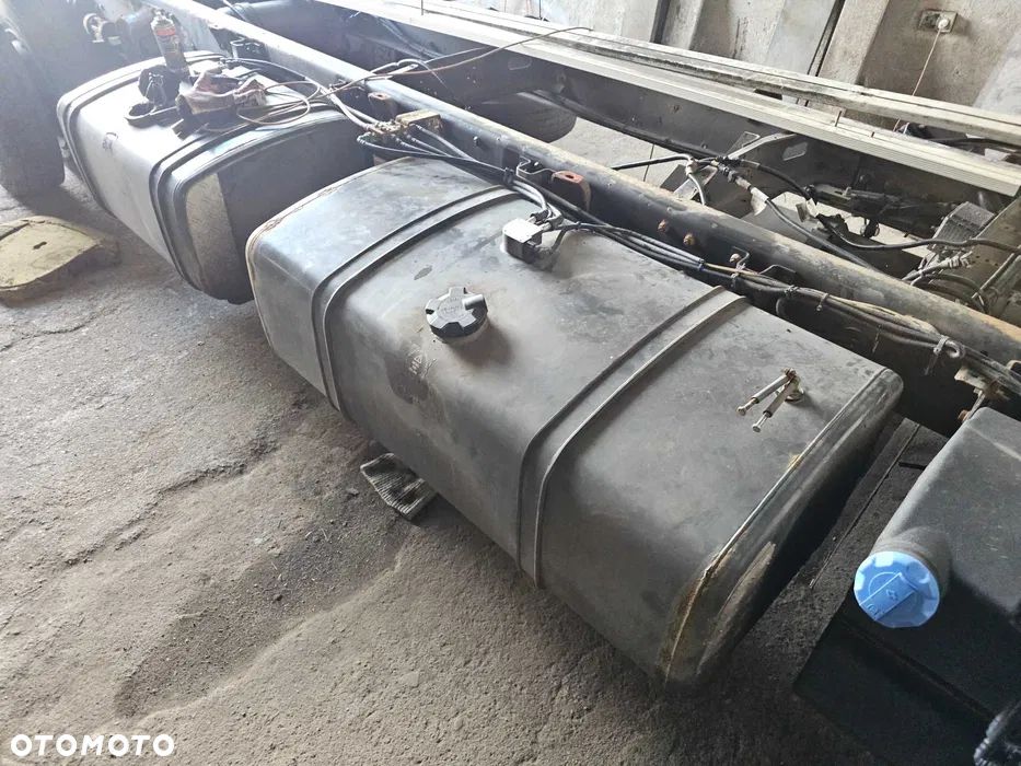 zbiornik paliwa BAK 300l tir volvo fl daf man atego midlum - 1