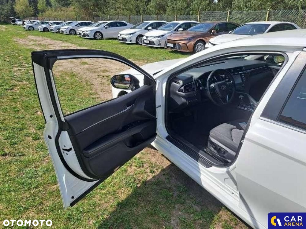 Toyota Camry - 11