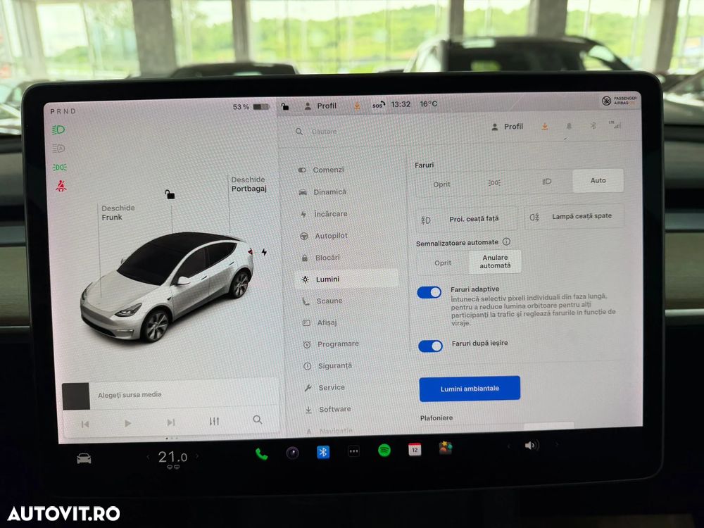Tesla Model Y - 28